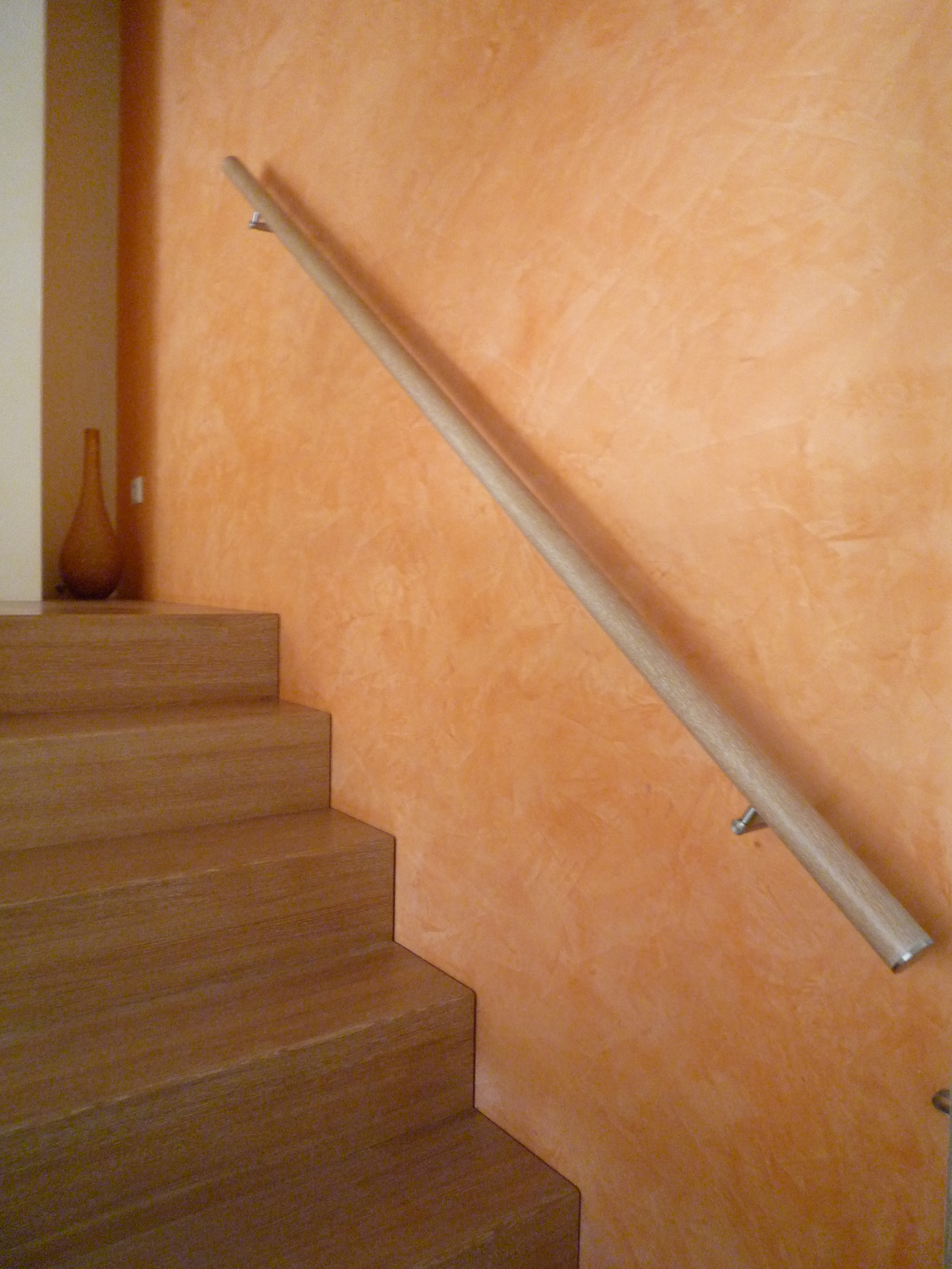 Wandseitiger Handlauf an der Treppe – Tischler für Datteln und Dorsten