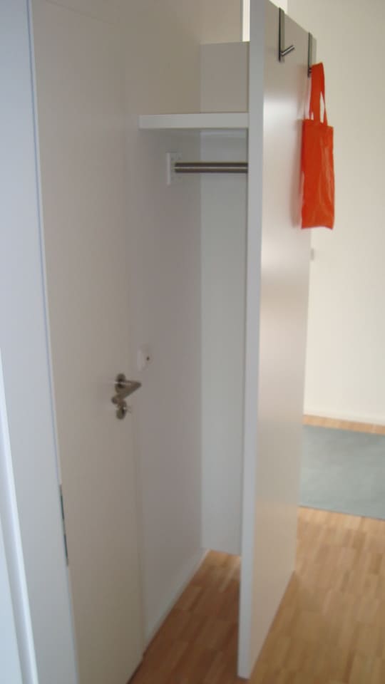 Garderobenmöbel mit Ablageflächen – Tischler Gladbeck