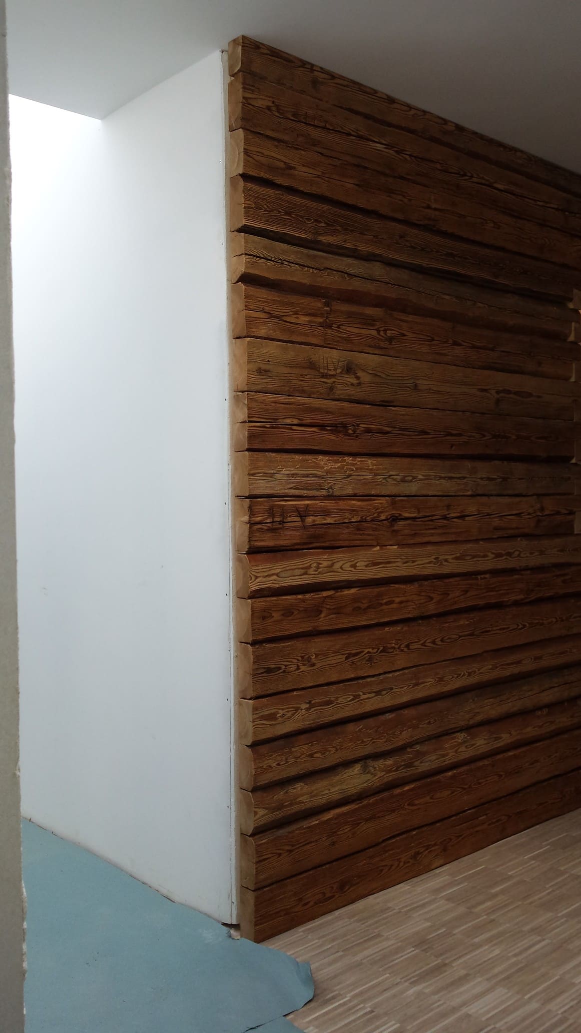 Altholzbalken aus dem Rückbau einer Alpenscheune – Tischler Recklinghausen
